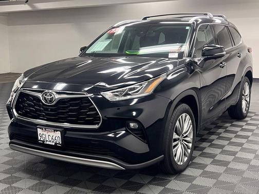 Midnight Black Metallic 2023 Toyota Highlander Platinum