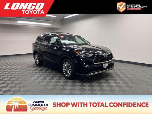 Midnight Black Metallic 2023 Toyota Highlander Platinum
