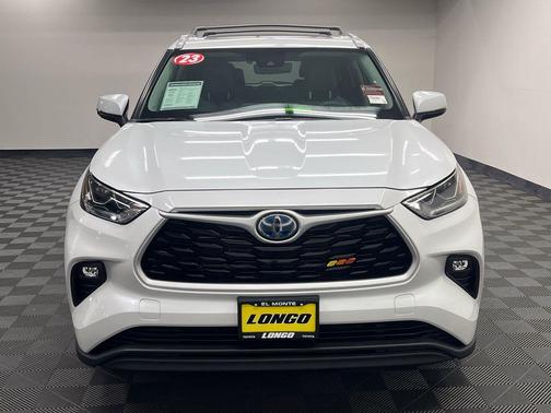 Wind Chill Pearl 2023 Toyota Highlander Hybrid XLE