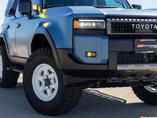 Heritage Blue/Gray Scape Roof 2026 Toyota Land Cruiser Base