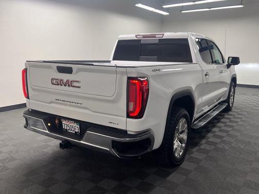 Summit White 2021 GMC Sierra 1500 SLT