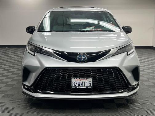 2022 Toyota Sienna XSE 7 Passenger