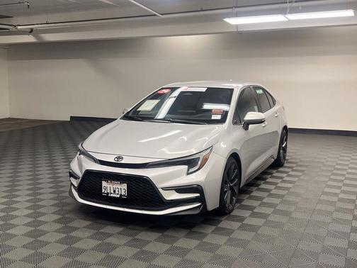 Classic Silver Metallic 2024 Toyota Corolla SE