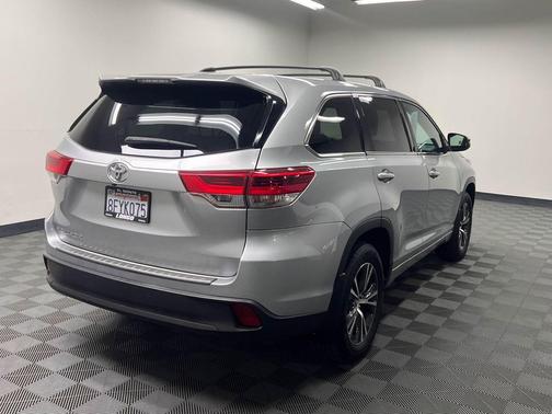 2018 Toyota Highlander LE