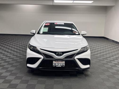 Ice Cap 2024 Toyota Camry SE