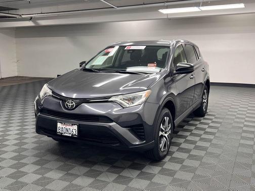 Magnetic Gray Metallic 2018 Toyota RAV4 LE