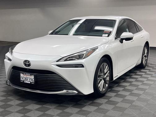 Oxygen White 2023 Toyota Mirai Base