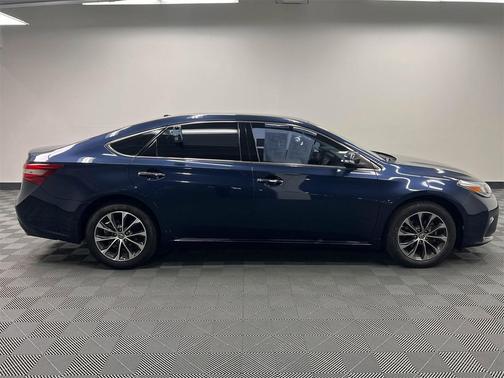 2018 Toyota Avalon XLE