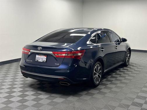 2018 Toyota Avalon XLE
