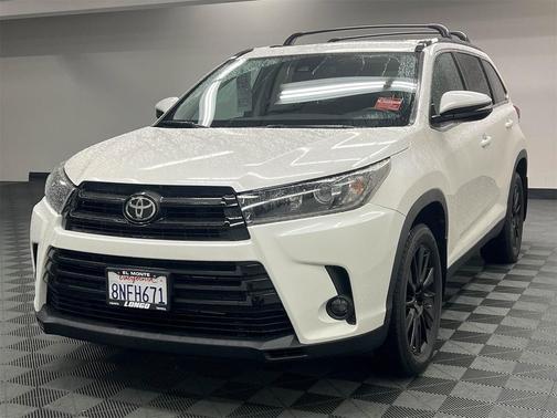 2019 Toyota Highlander SE
