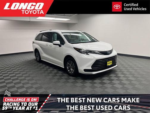 2024 Toyota Sienna LE