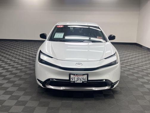 Wind Chill Pearl 2025 Toyota Prius XLE