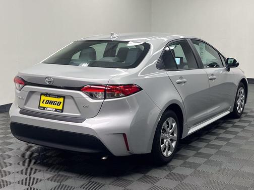 Classic Silver Metallic 2025 Toyota Corolla LE