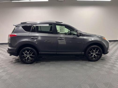 Magnetic Gray Metallic 2018 Toyota RAV4 SE