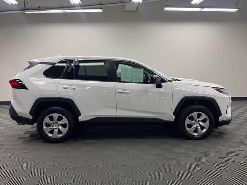 Ice Cap 2025 Toyota RAV4 LE