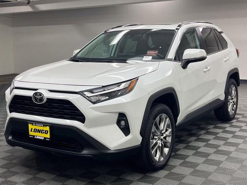 Wind Chill Pearl 2025 Toyota RAV4 XLE Premium