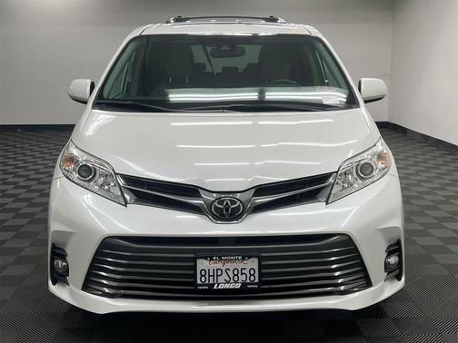 2019 Toyota Sienna XLE