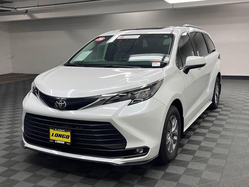 2026 Toyota Sienna XLE