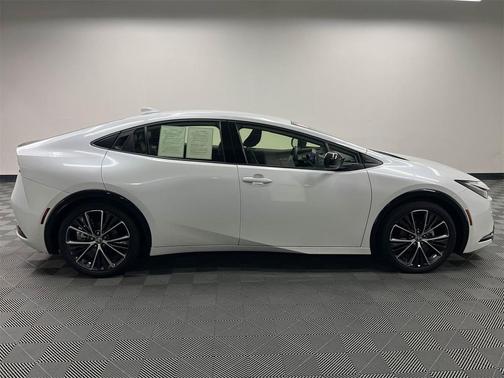 2024 Toyota Prius XLE