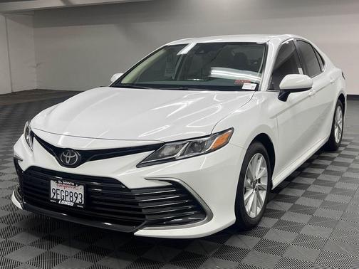 White 2022 Toyota Camry LE