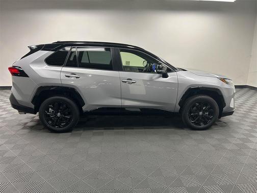 2025 Toyota RAV4 Hybrid SE