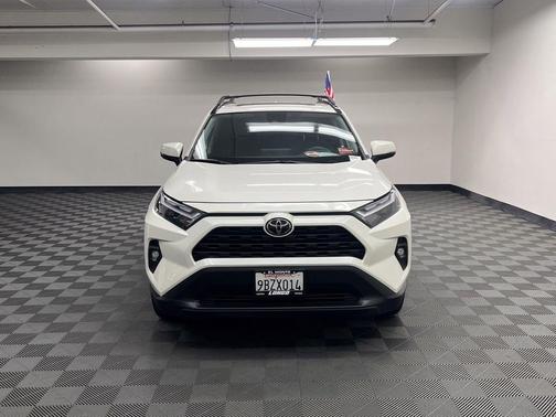 Blizzard Pearl 2022 Toyota RAV4 XLE Premium