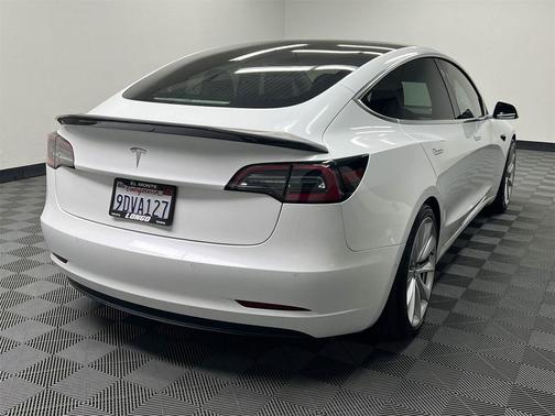 2019 Tesla Model 3 Standard Range Plus