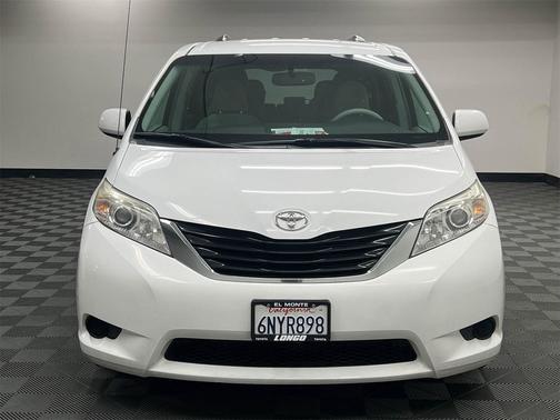 2011 Toyota Sienna LE