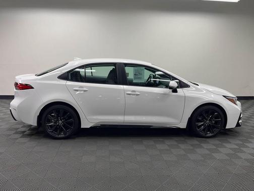 Ice Cap 2026 Toyota Corolla SE