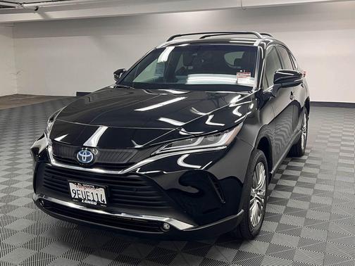 Black 2023 Toyota Venza XLE