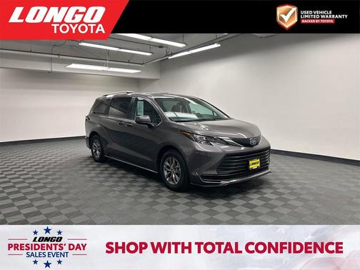 2024 Toyota Sienna LE
