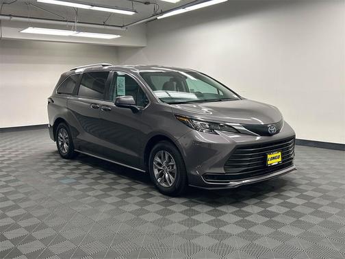 2024 Toyota Sienna LE