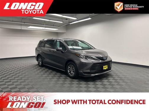 2024 Toyota Sienna LE