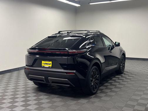 Midnight Black Metallic 2026 Toyota C-HR XSE