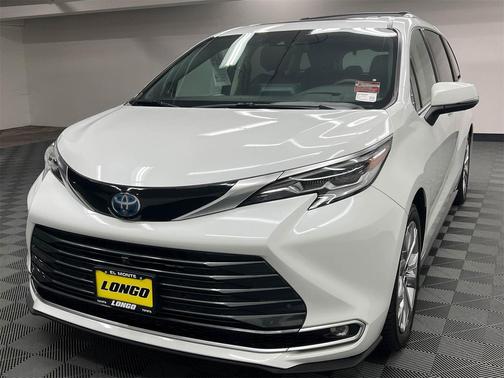 2022 Toyota Sienna Platinum