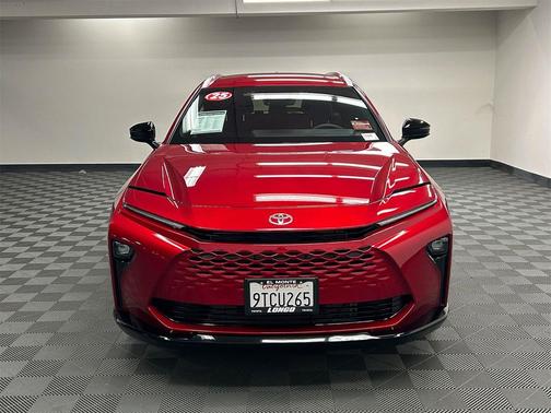 2025 Toyota Crown Signia XLE