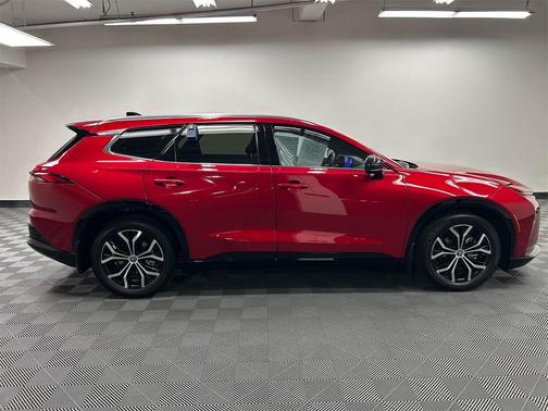 2025 Toyota Crown Signia XLE