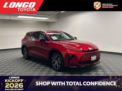 2025 Toyota Crown Signia XLE