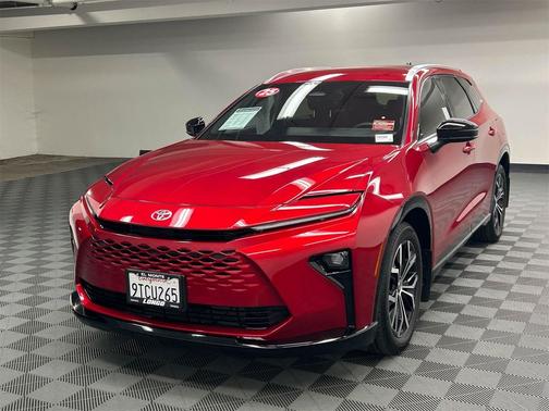 2025 Toyota Crown Signia XLE