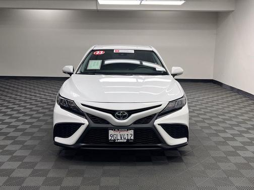 Ice Cap 2023 Toyota Camry SE