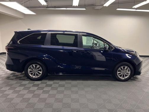 Blueprint 2026 Toyota Sienna LE