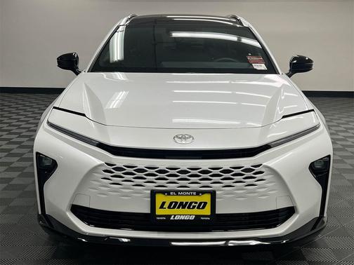 2025 Toyota Crown Signia Limited