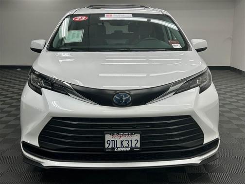 2023 Toyota Sienna LE
