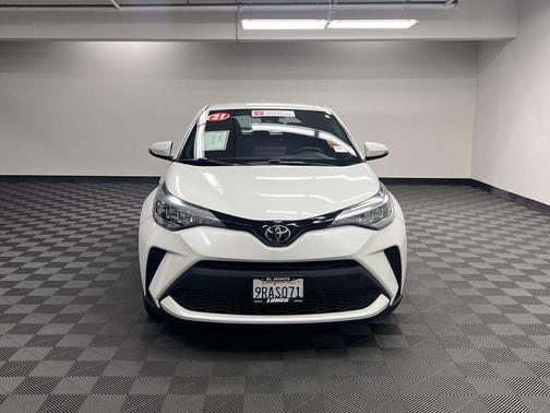 Blizzard Pearl 2021 Toyota C-HR XLE