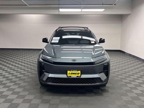 Overcast 2026 Toyota C-HR XSE