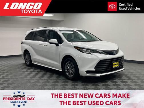 2023 Toyota Sienna LE