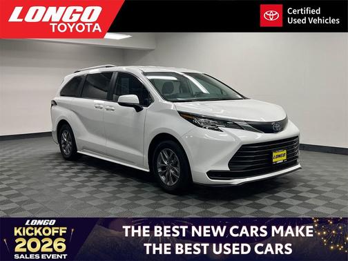 2023 Toyota Sienna LE