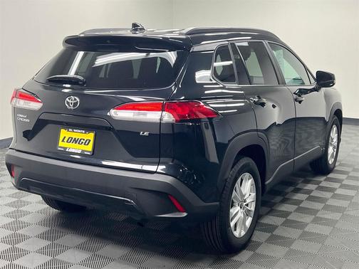 2025 Toyota Corolla Cross LE