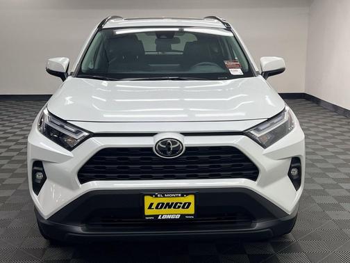 Wind Chill Pearl 2025 Toyota RAV4 XLE Premium