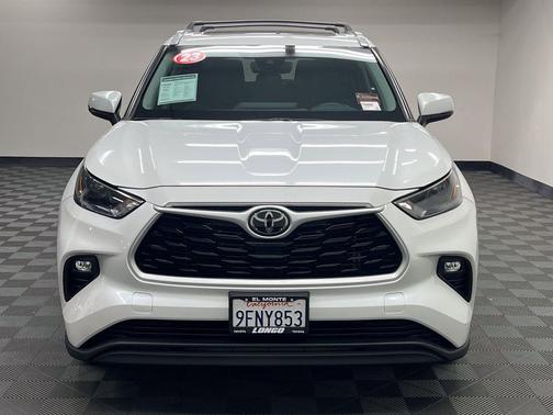 Wind Chill Pearl 2023 Toyota Highlander XLE